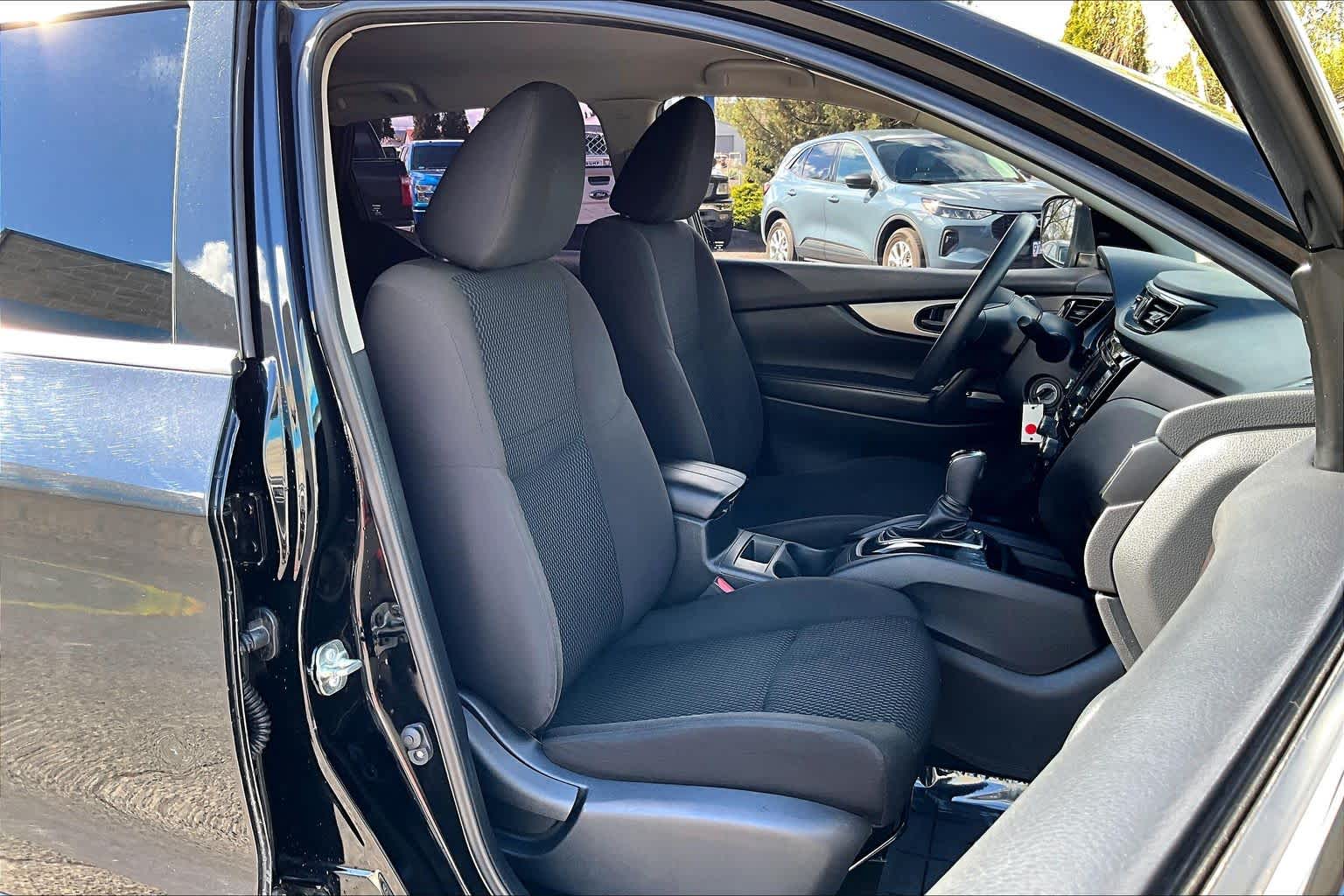 Thumbnail: 2021 Nissan Rogue Sport - 13