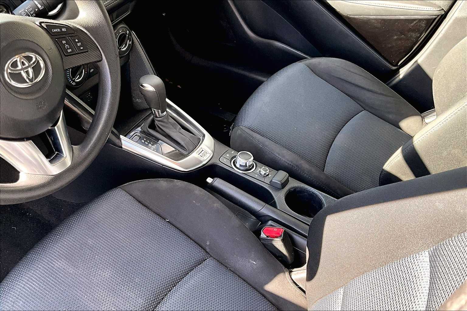 Thumbnail: 2017 Toyota Yaris iA - 16