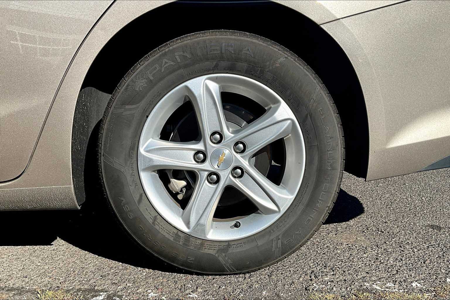 Thumbnail: 2023 Chevrolet Malibu - 35