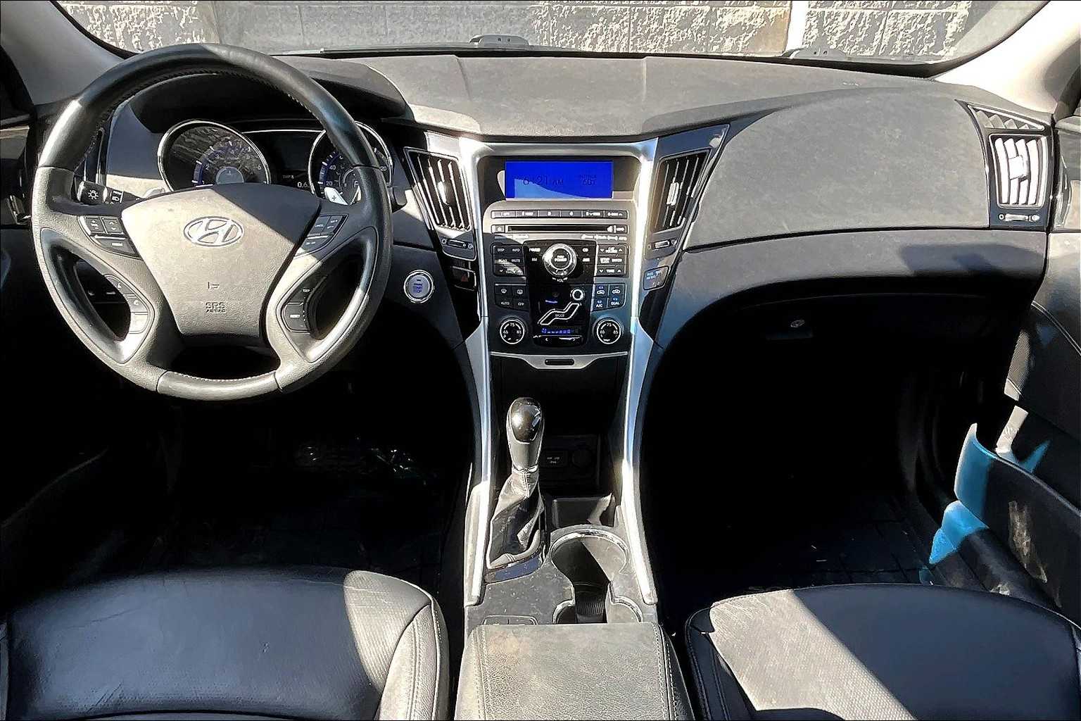 Thumbnail: 2011 Hyundai Sonata - 10