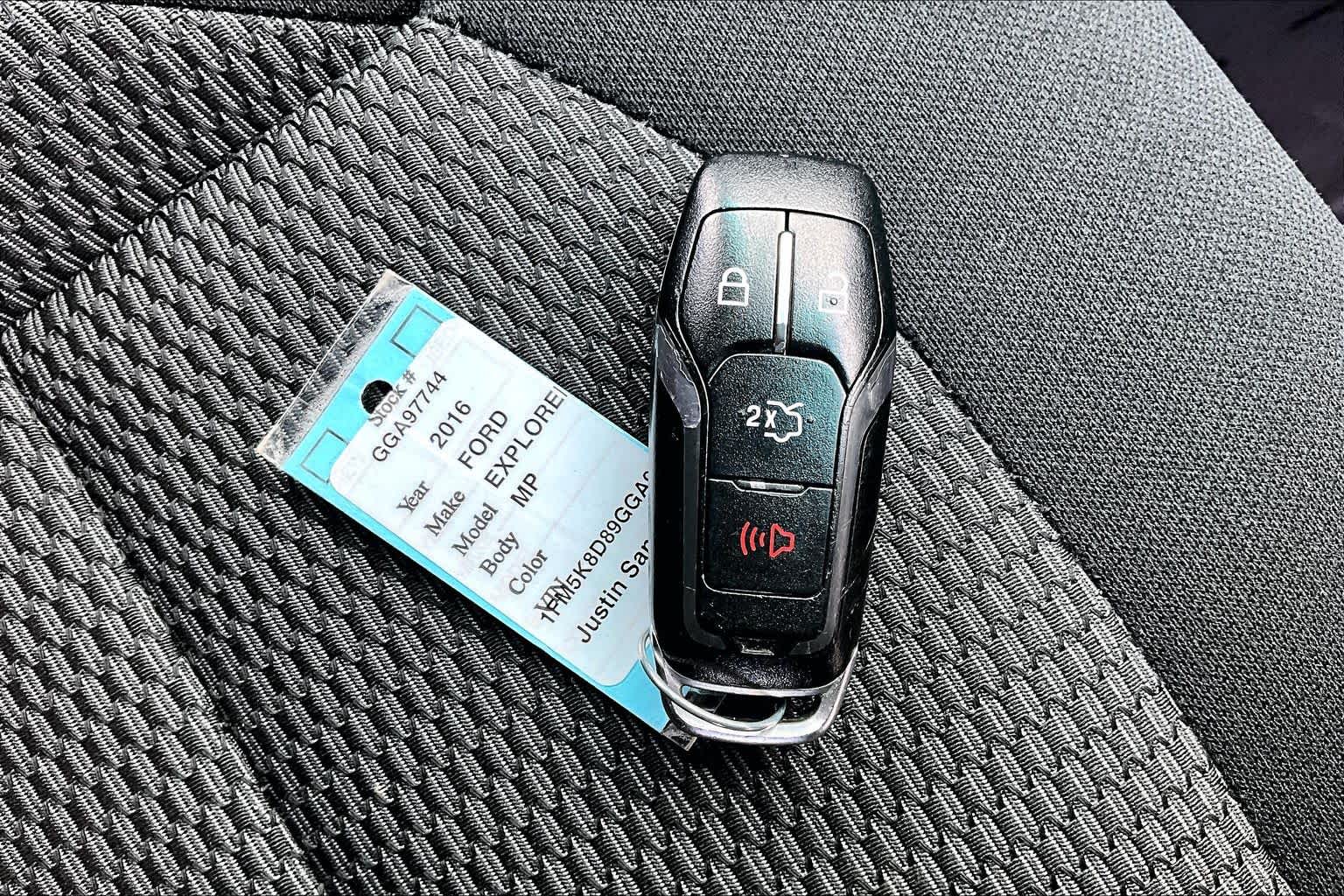 Thumbnail: 2016 Ford Explorer - 19