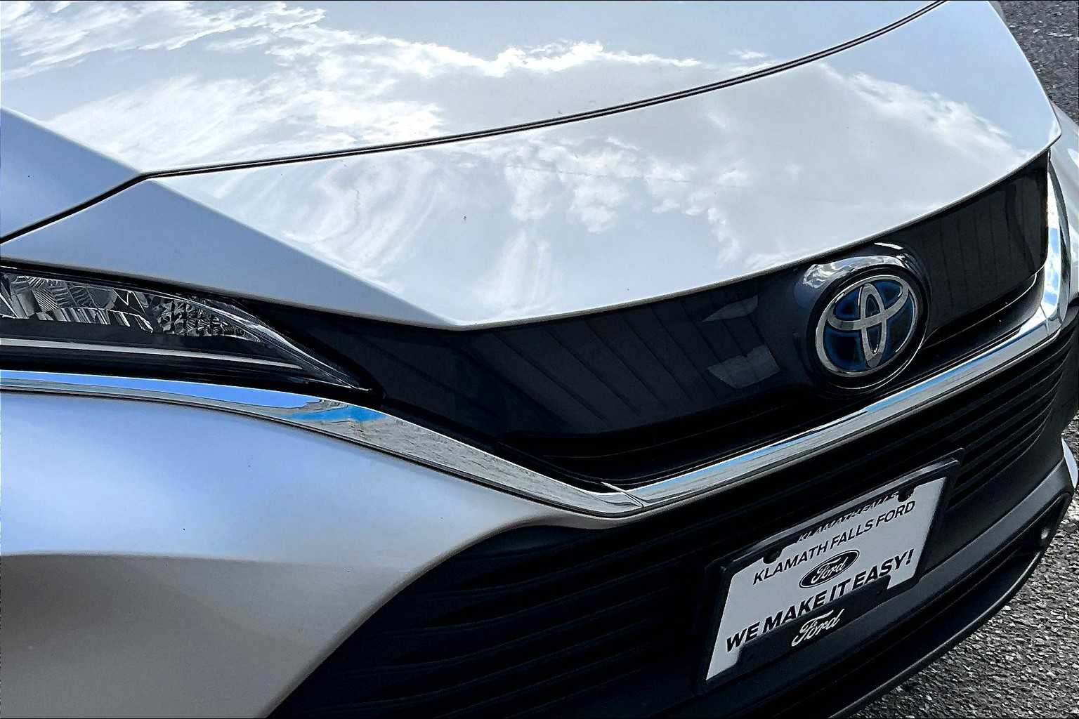 2022 Toyota Venza LE 33