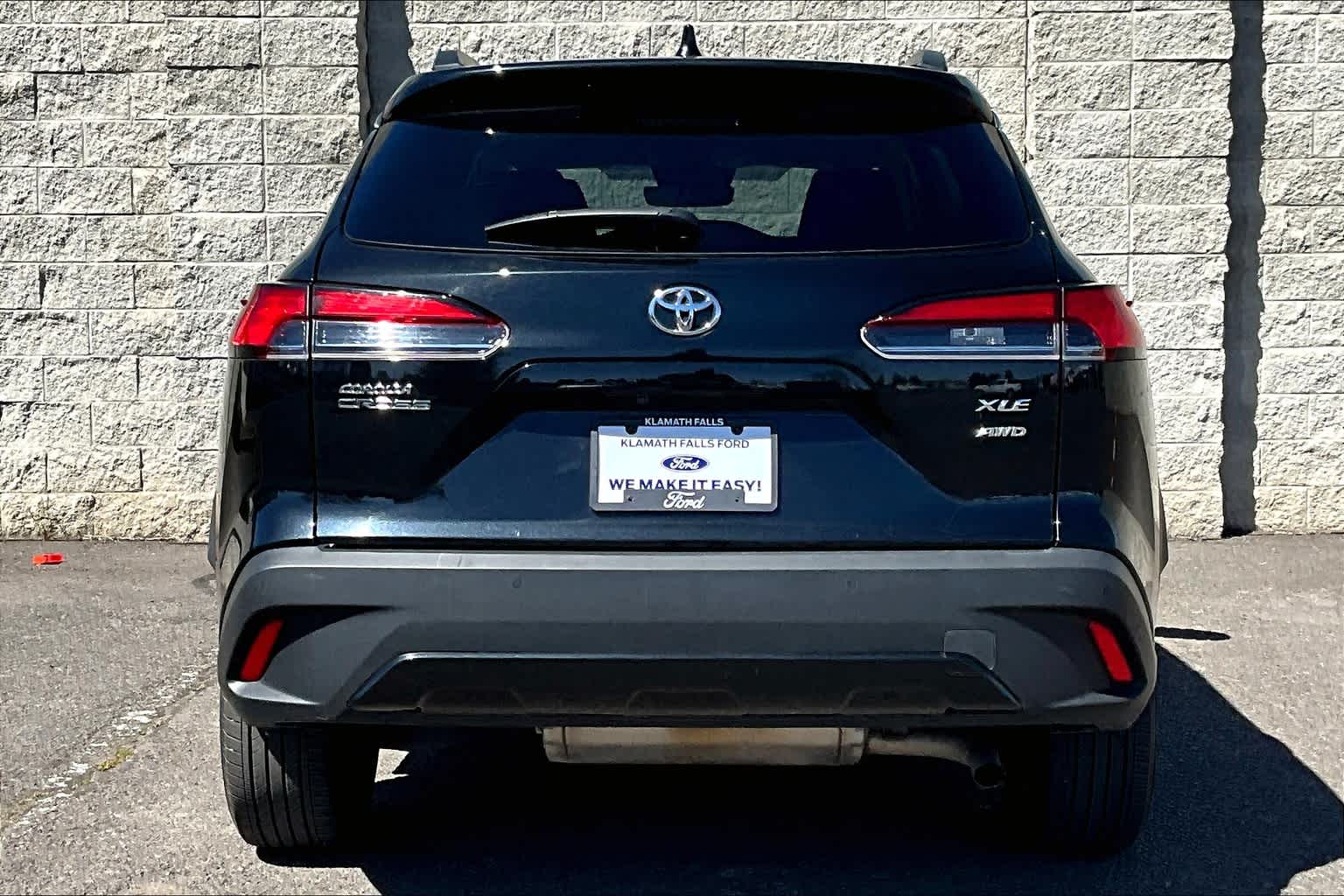 2023 Toyota Corolla Cross XLE 5