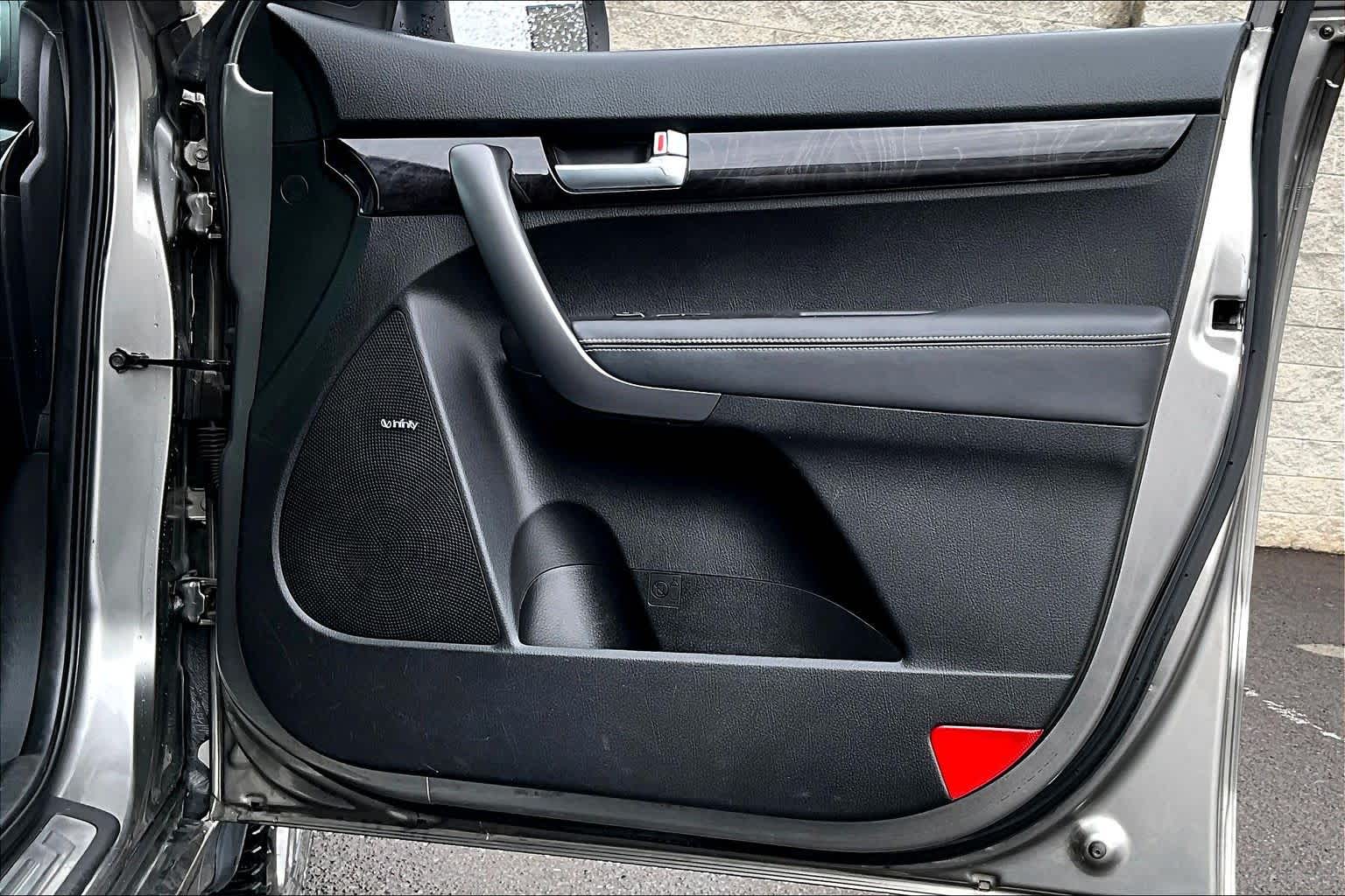 Thumbnail: 2014 Kia Sorento - 28