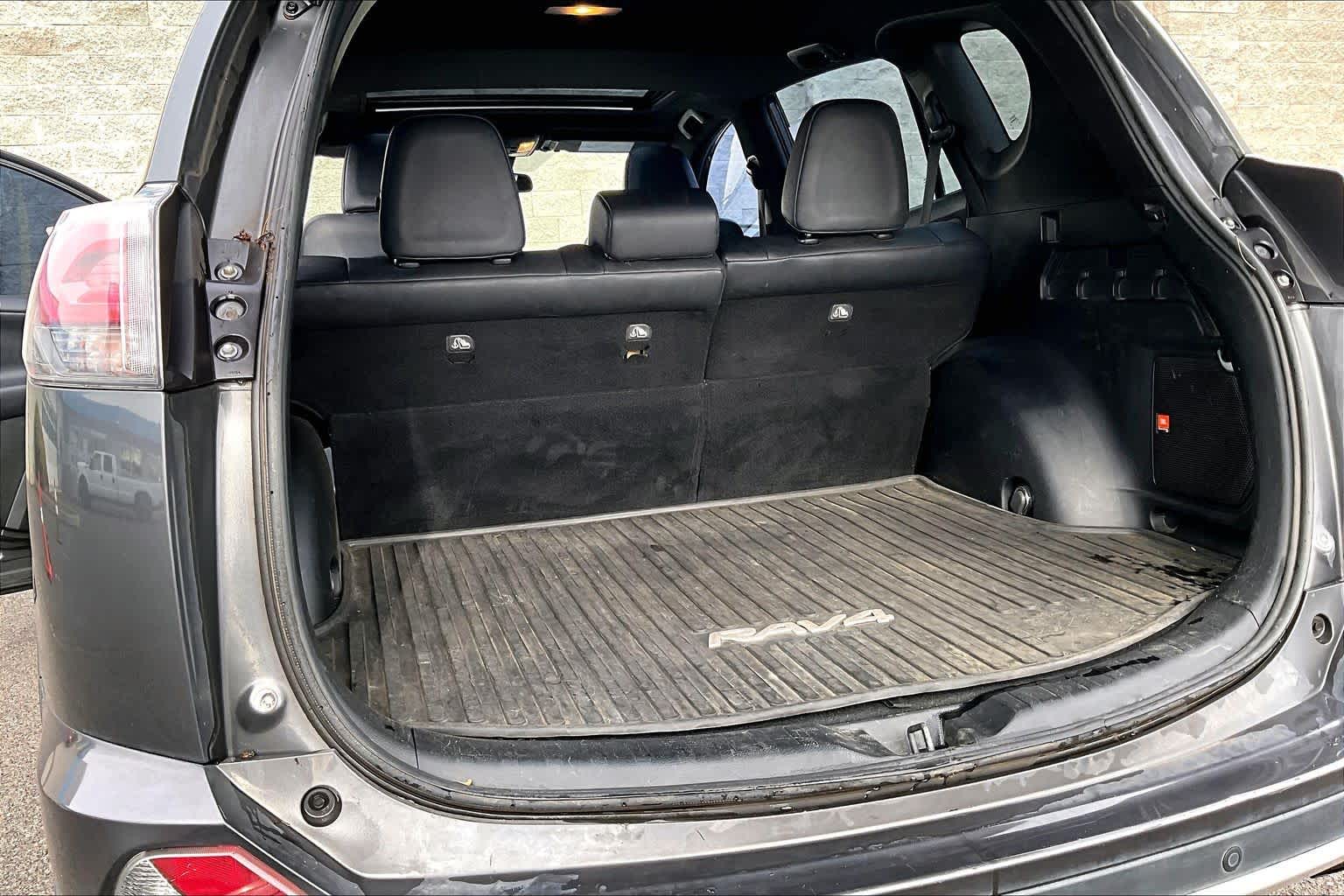 Thumbnail: 2016 Toyota RAV4 - 18