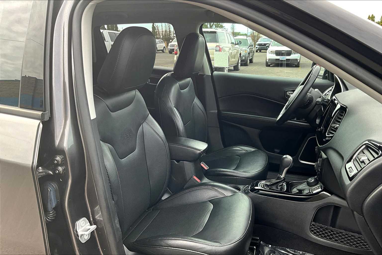 Thumbnail: 2018 Jeep Compass - 13