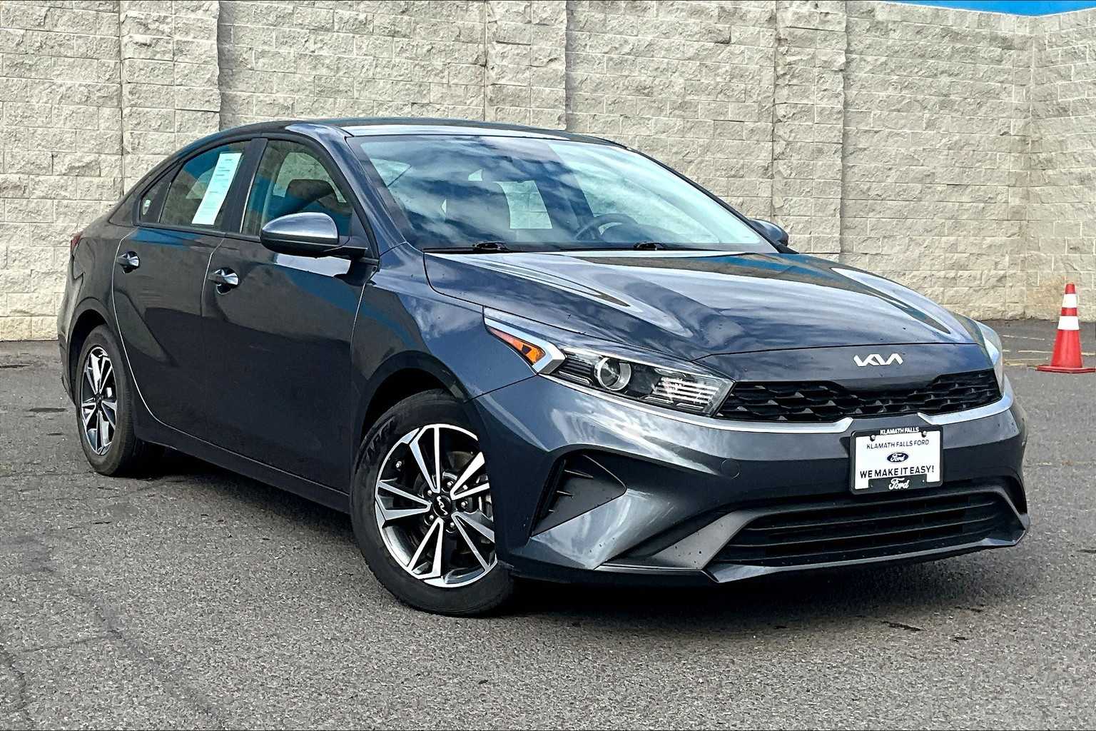 Thumbnail: 2023 Kia Forte - 21