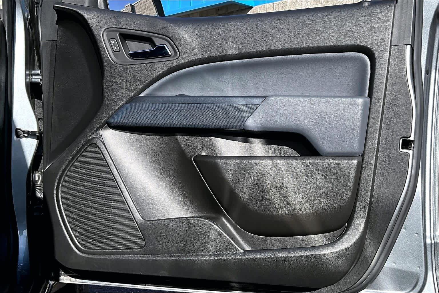 Thumbnail: 2021 Chevrolet Colorado - 28