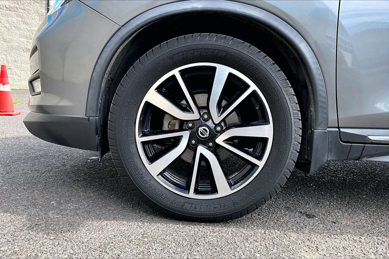 Thumbnail: 2018 Nissan Rogue - 8