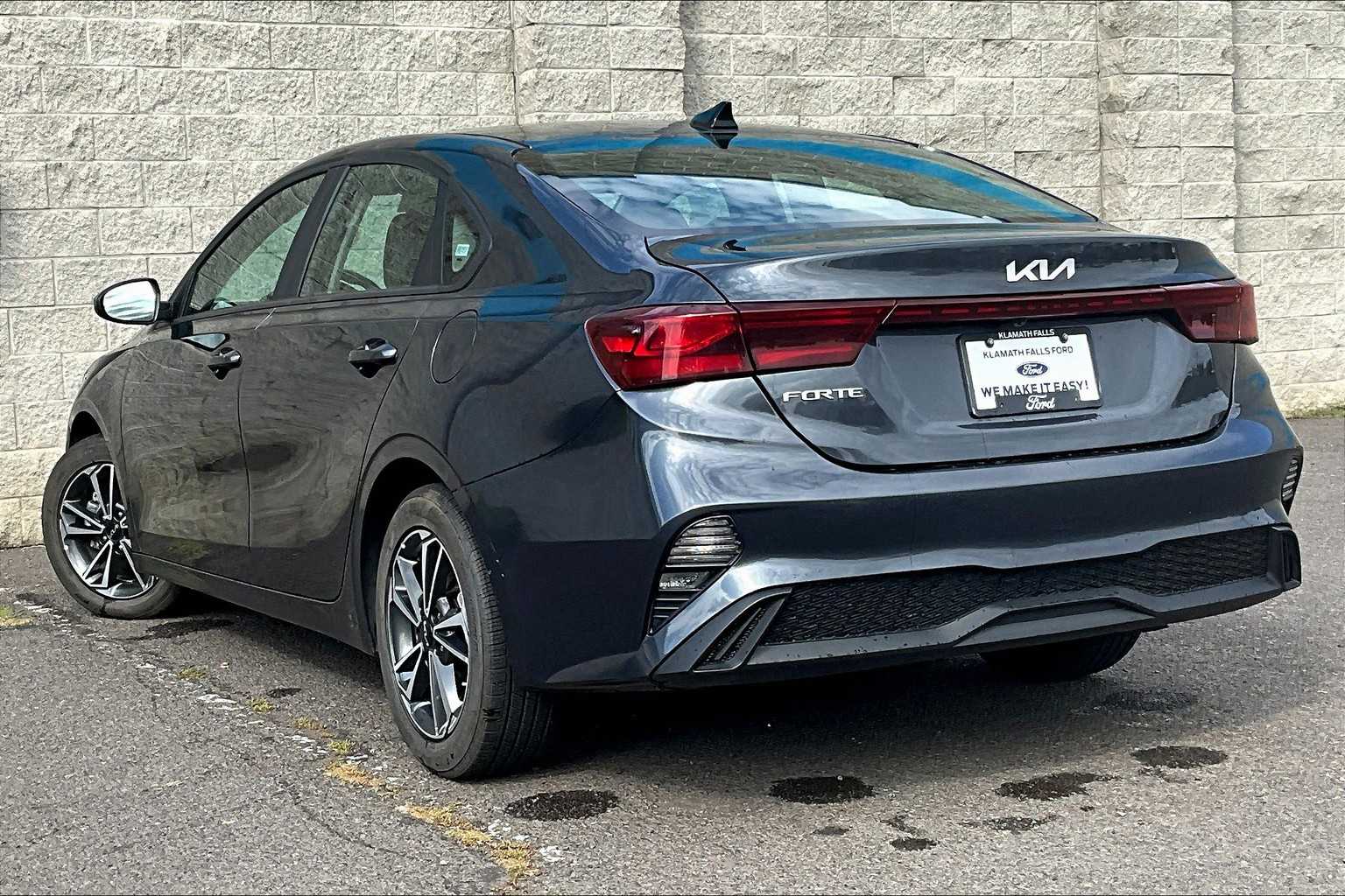 Thumbnail: 2023 Kia Forte - 4