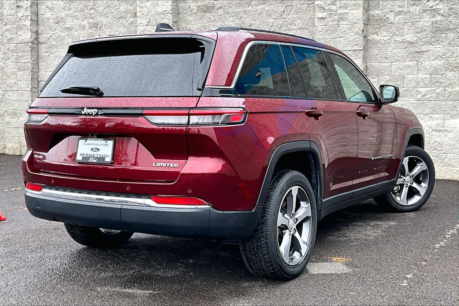 Thumbnail: 2023 Jeep Grand Cherokee - 21