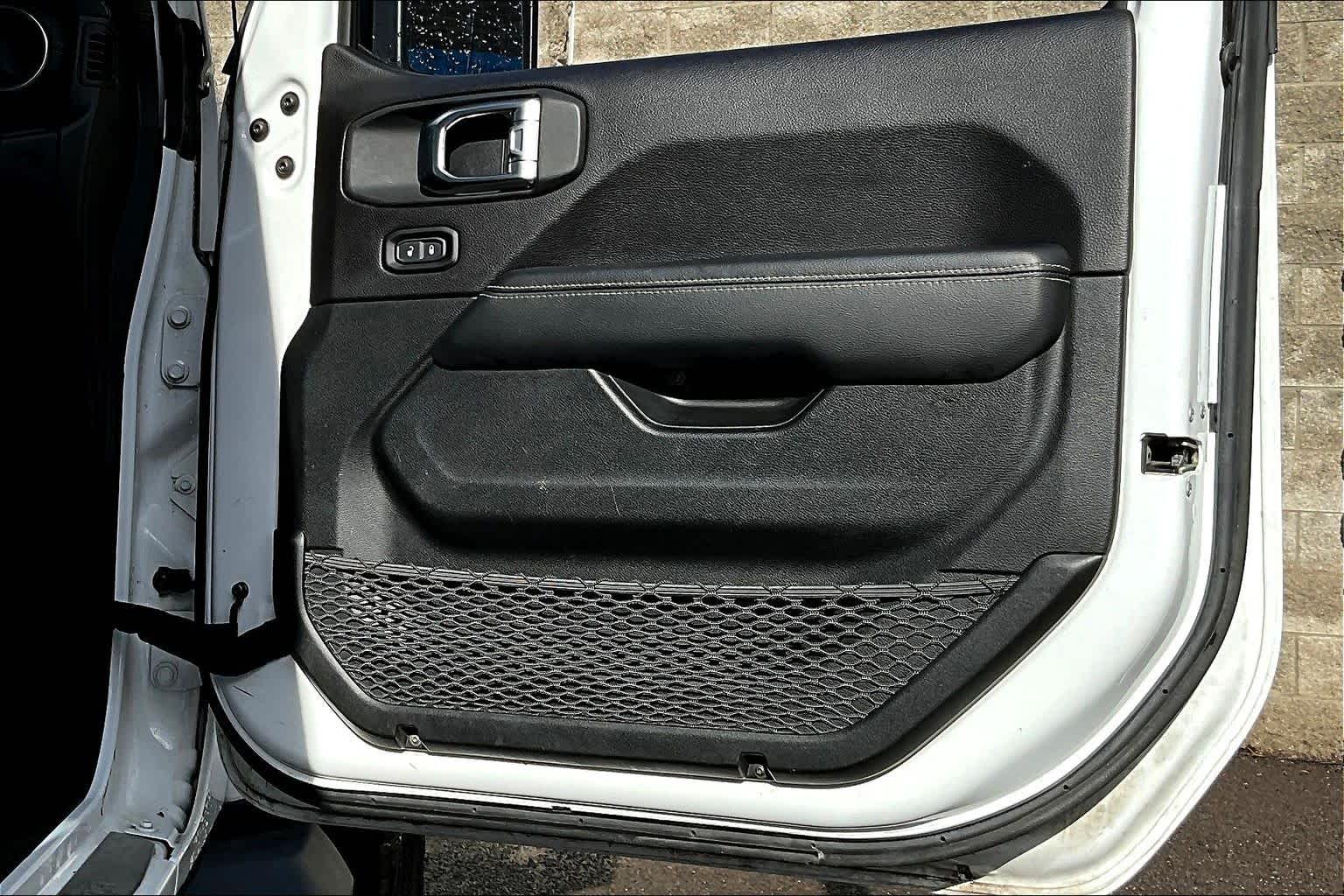 Thumbnail: 2020 Jeep Gladiator - 28