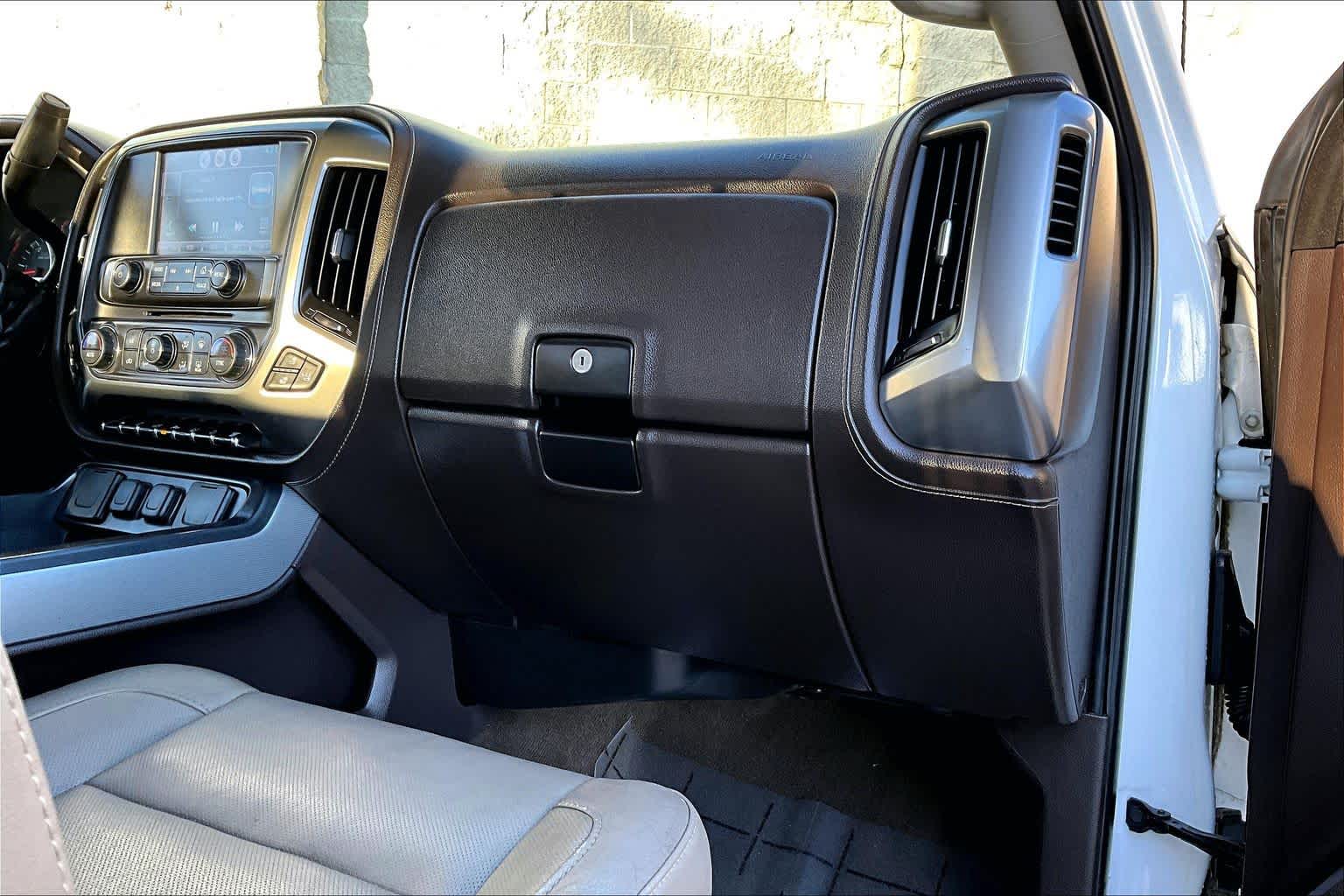 Thumbnail: 2015 Chevrolet Silverado 2500 - 23