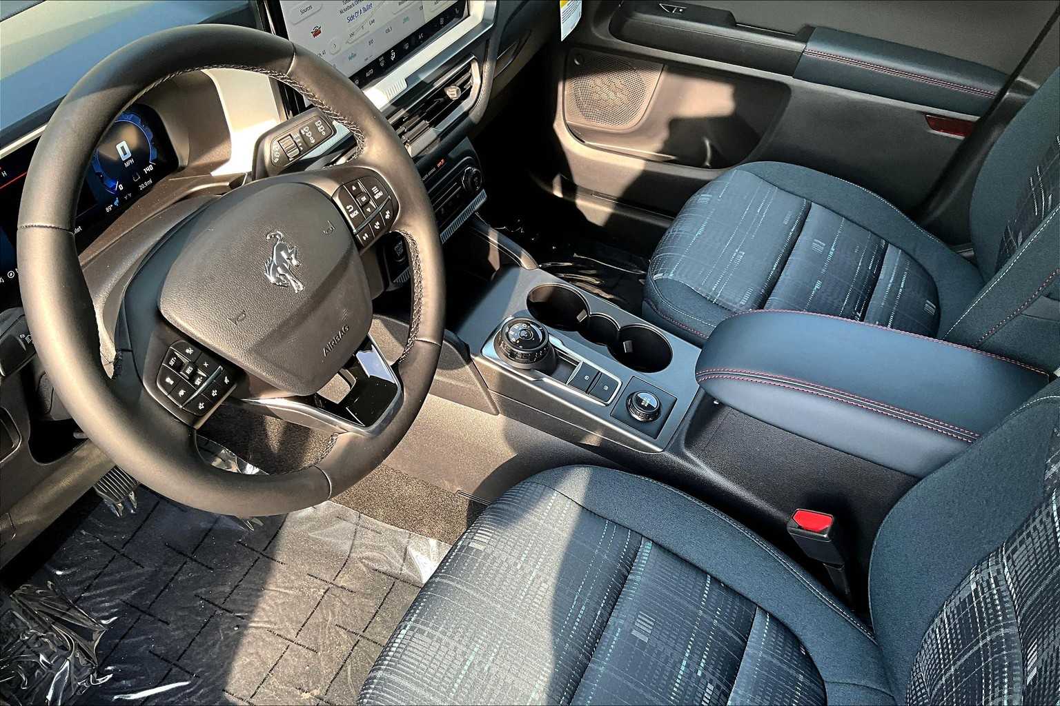 Thumbnail: 2025 Ford Bronco Sport - 17