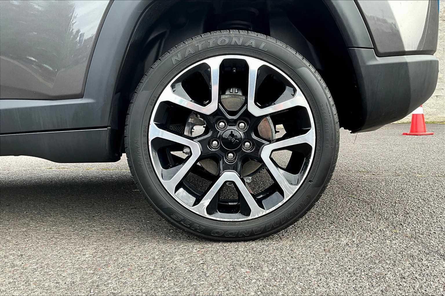 Thumbnail: 2018 Jeep Compass - 35