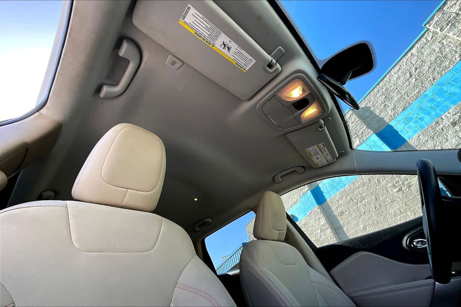 Thumbnail: 2019 Jeep Cherokee - 30