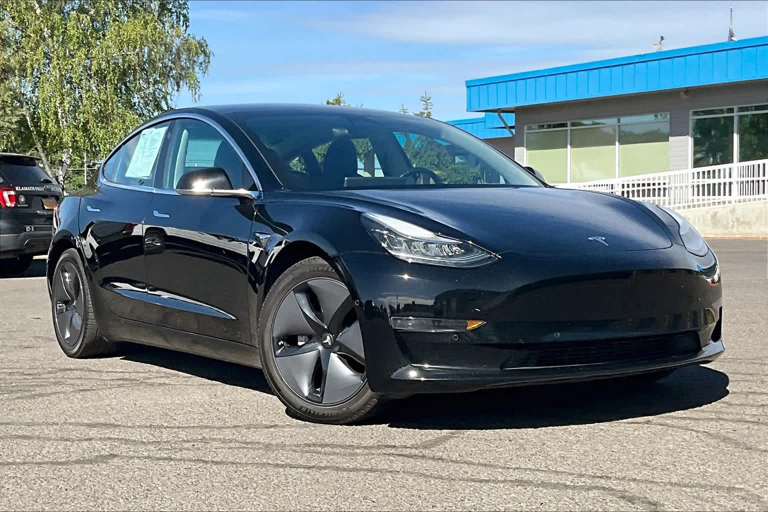 Thumbnail: 2018 Tesla Model 3 - 20