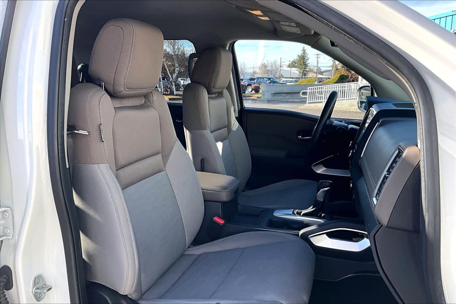 Thumbnail: 2022 Nissan Frontier - 13