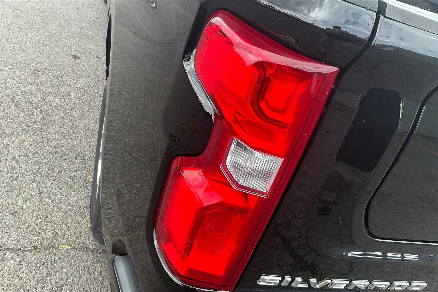 Thumbnail: 2021 Chevrolet Silverado 1500 - 32