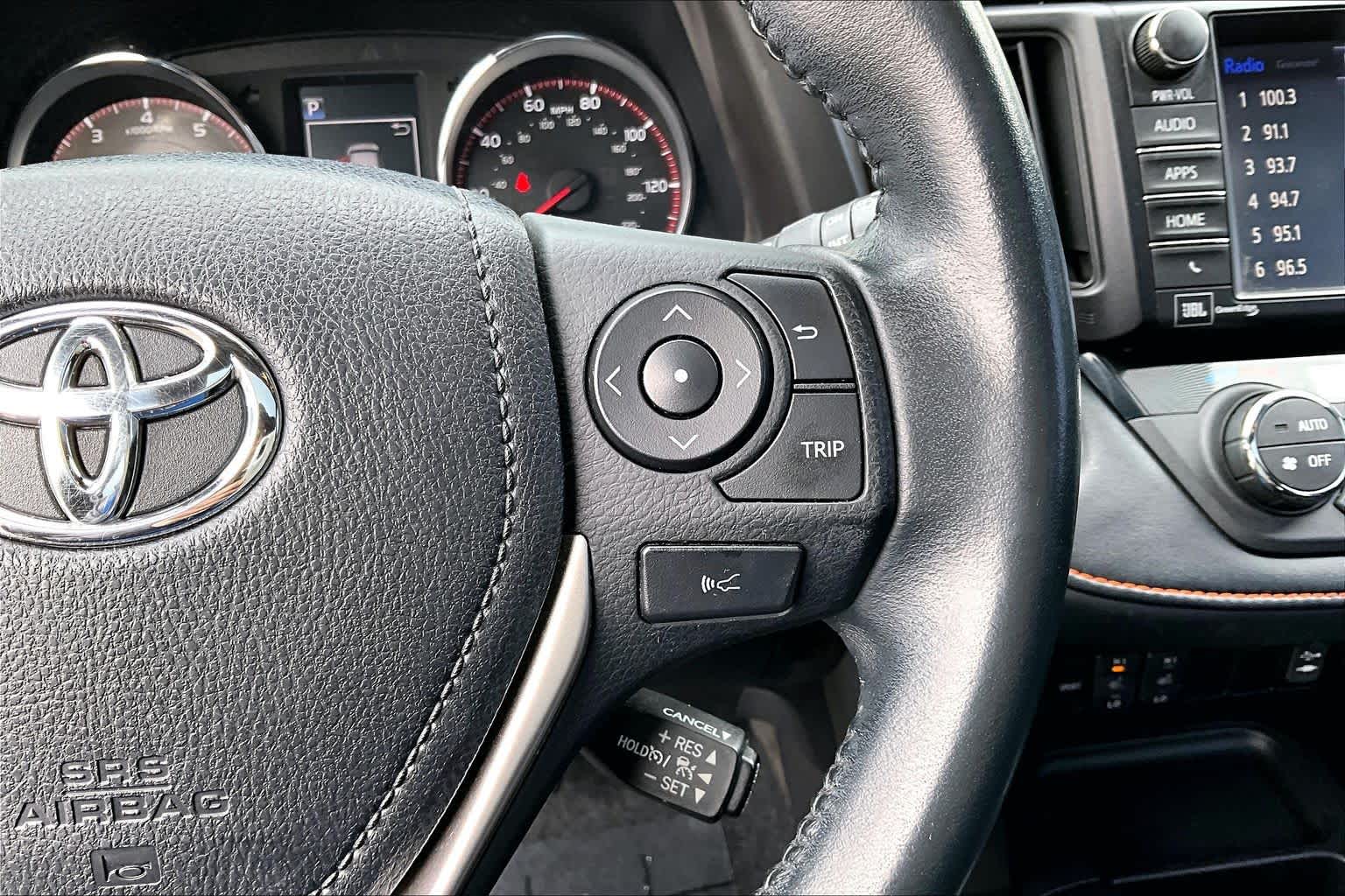 Thumbnail: 2016 Toyota RAV4 - 25