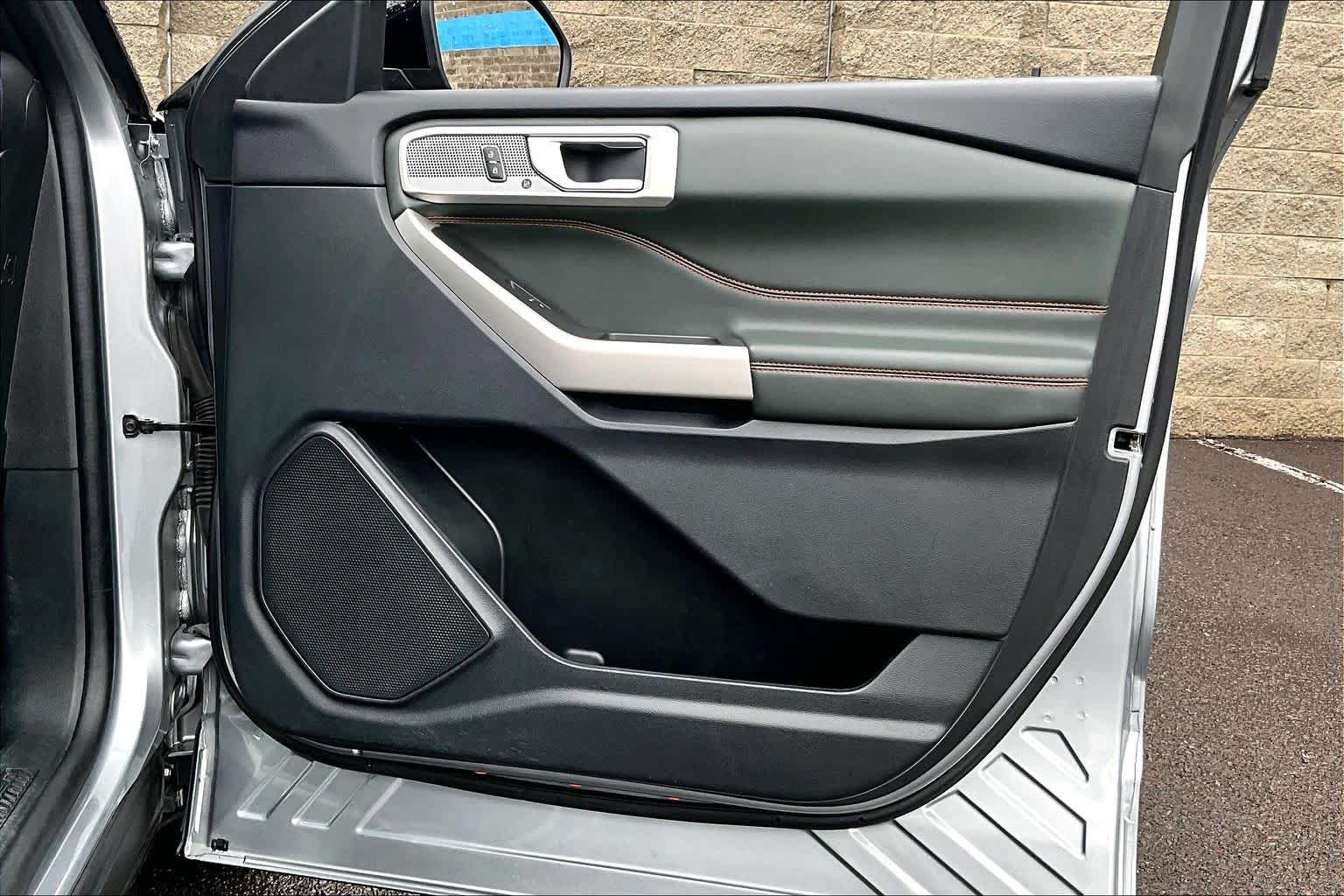 Thumbnail: 2022 Ford Explorer - 28