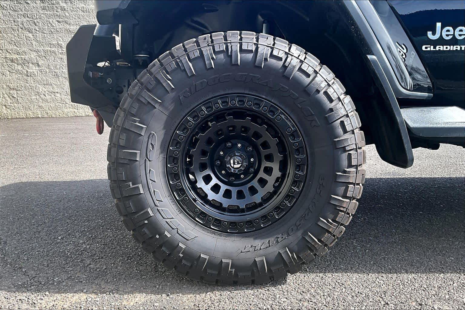 Thumbnail: 2020 Jeep Gladiator - 8