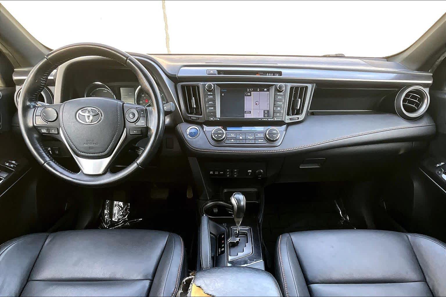 Thumbnail: 2017 Toyota RAV4 - 10