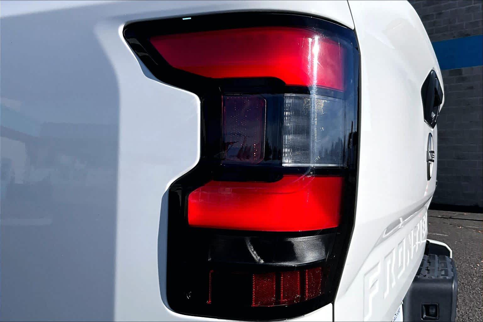 Thumbnail: 2022 Nissan Frontier - 32