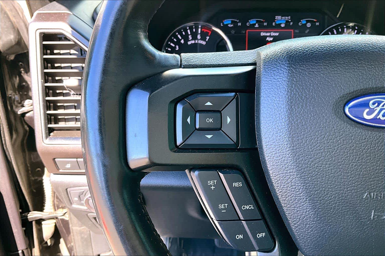 Thumbnail: 2019 Ford Expedition - 24