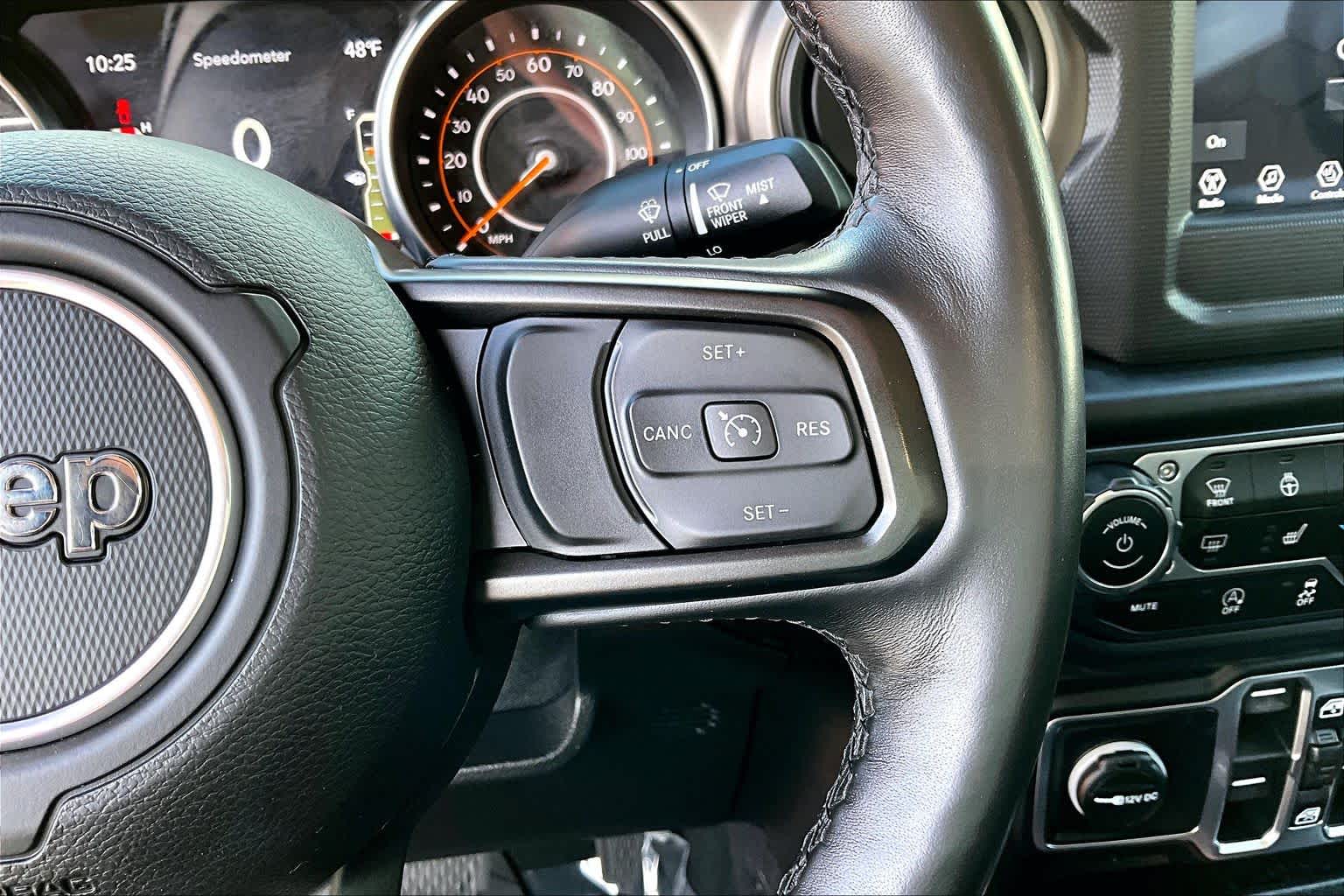 Thumbnail: 2020 Jeep Gladiator - 25