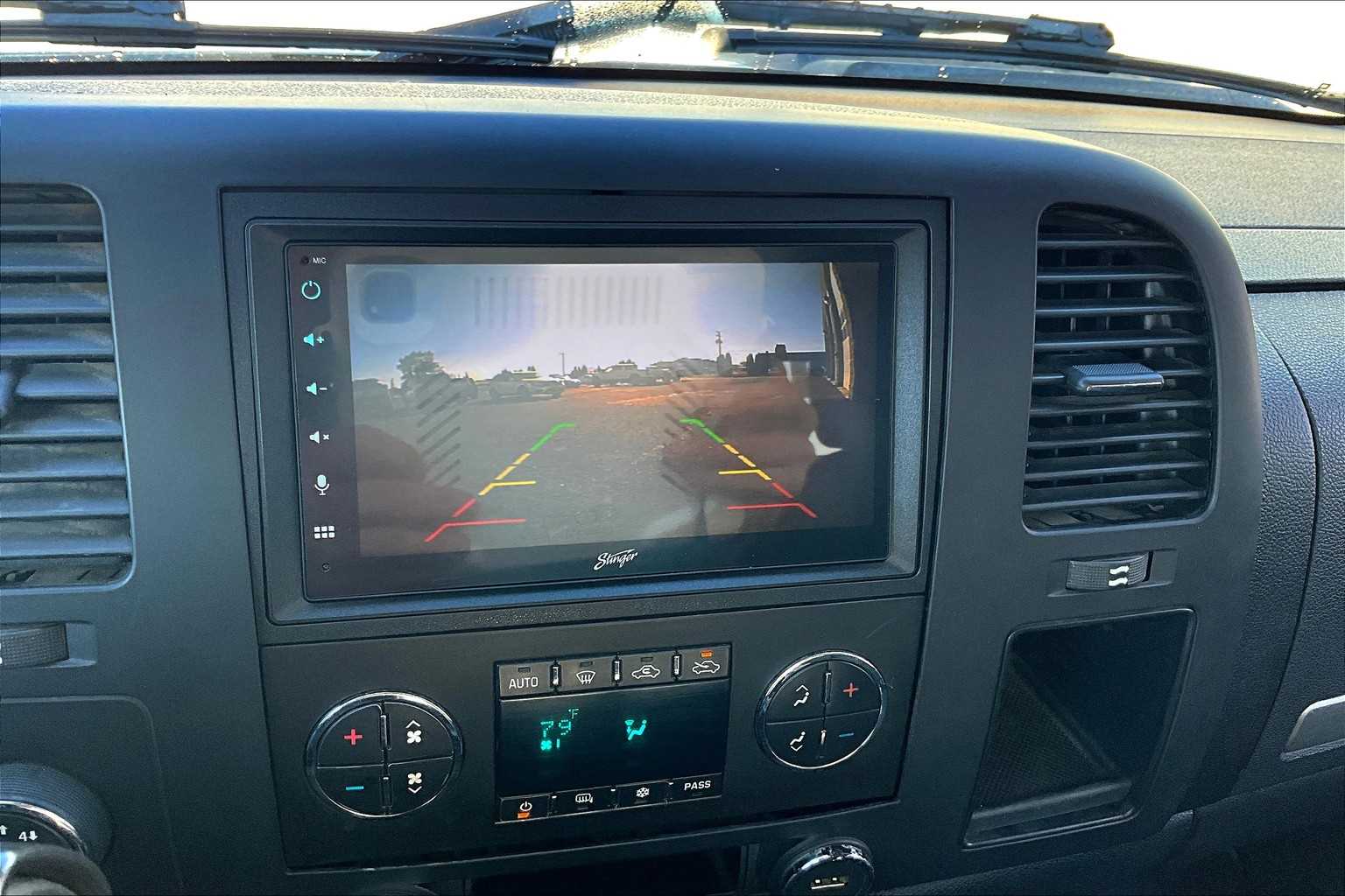 Thumbnail: 2010 Chevrolet Silverado 3500 - 26