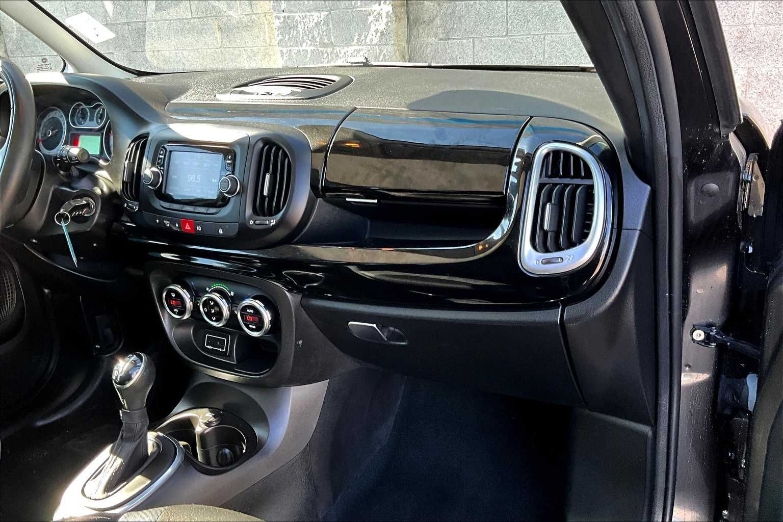 Thumbnail: 2016 Fiat 500L - 23
