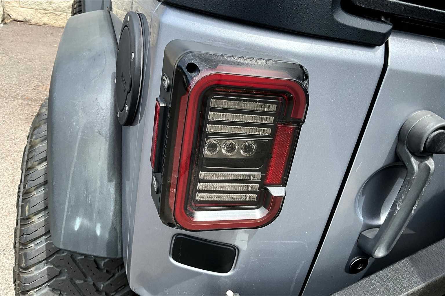 Thumbnail: 2013 Jeep Wrangler - 29