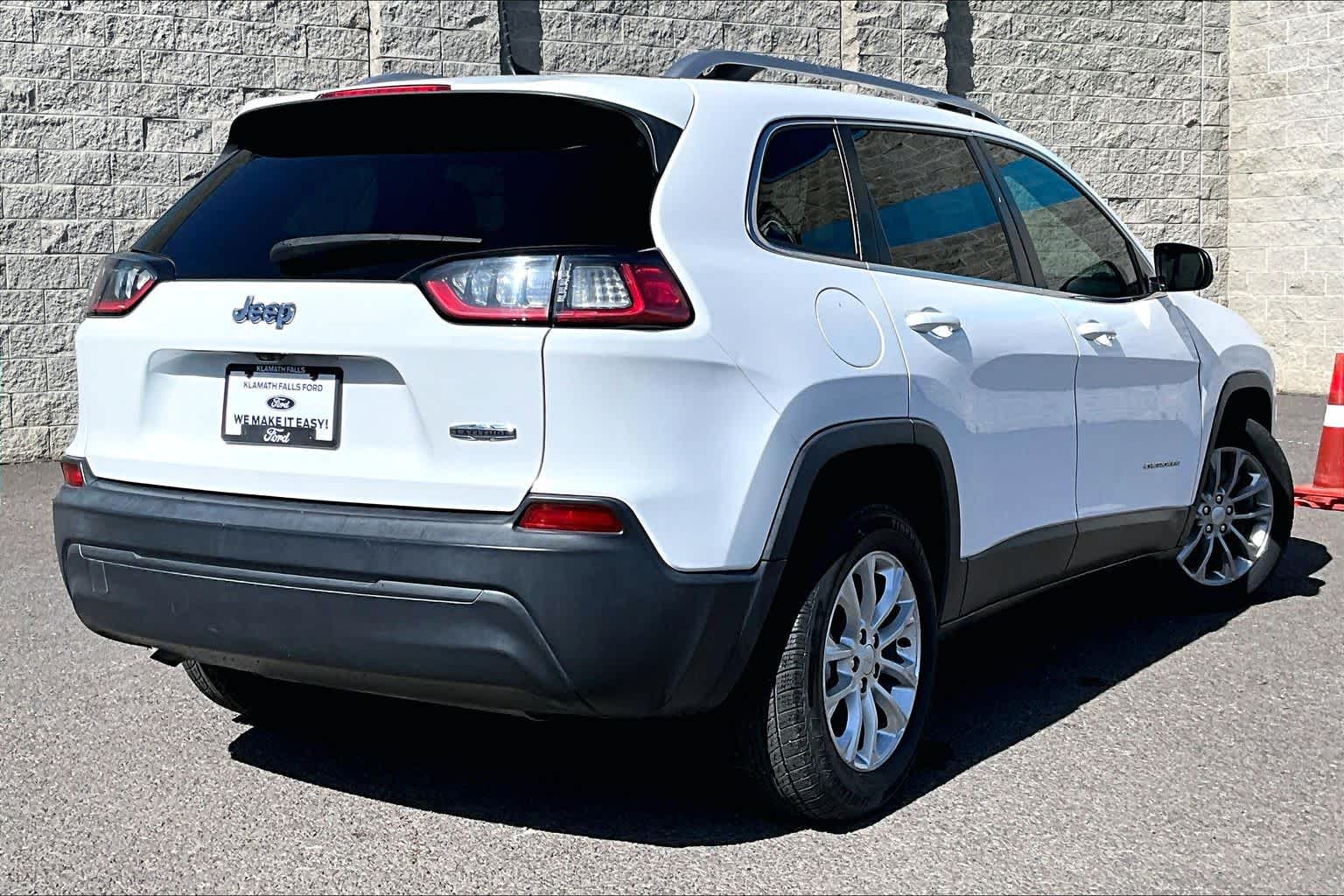 Thumbnail: 2019 Jeep Cherokee - 22