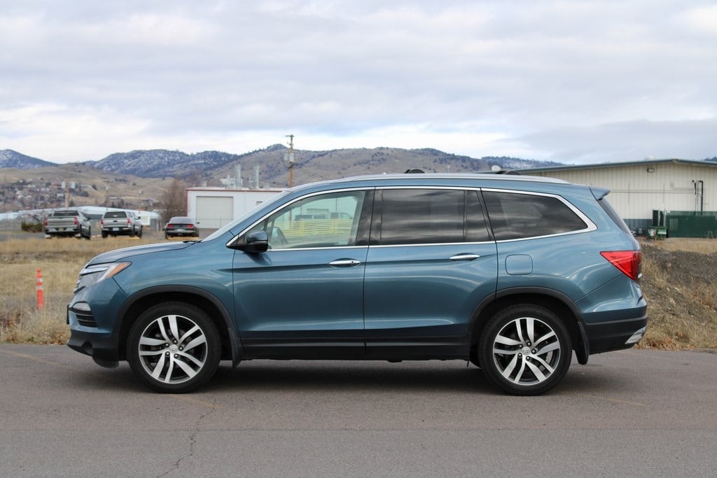 Used 2017 Honda Pilot Touring AWD SUV