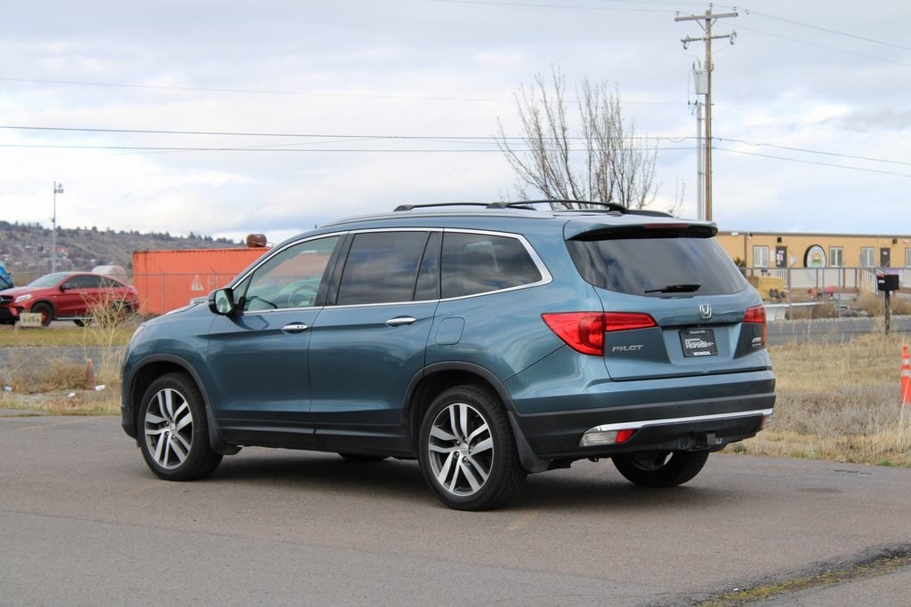 Used 2017 Honda Pilot Touring AWD SUV