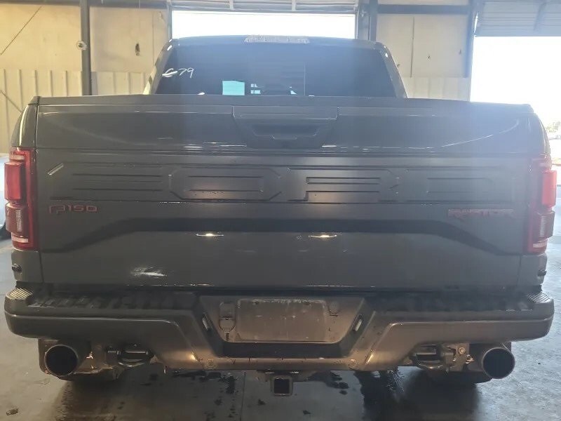 2018 Ford F-150 Raptor photo 2
