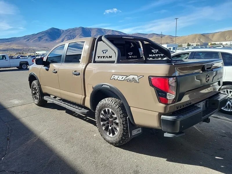 2021 Nissan Titan PRO-4X photo 2