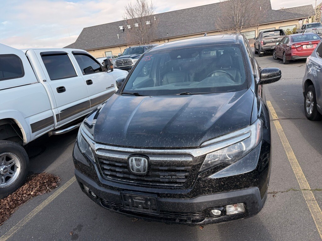 2019 Honda Ridgeline Black Edition photo 2