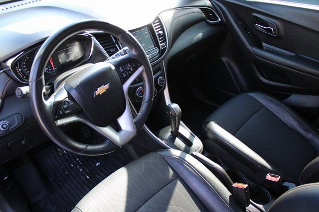 Used 2022 Chevrolet Trax LT with VIN KL7CJLSM4NB566876 for sale in Klamath Falls, OR