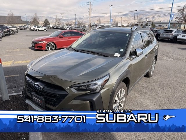 2025 Subaru Outback Touring's photo