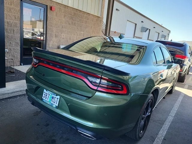2021 Dodge Charger SXT AWD photo 3