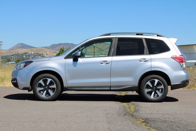 2018 Subaru Forester 2.5i Premium photo 3