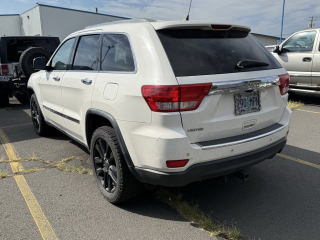 2011 Jeep Grand Cherokee Limited photo 2