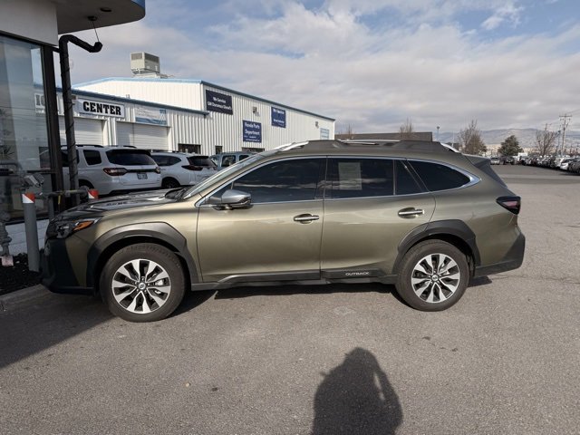 2025 Subaru Outback Touring XT photo 3