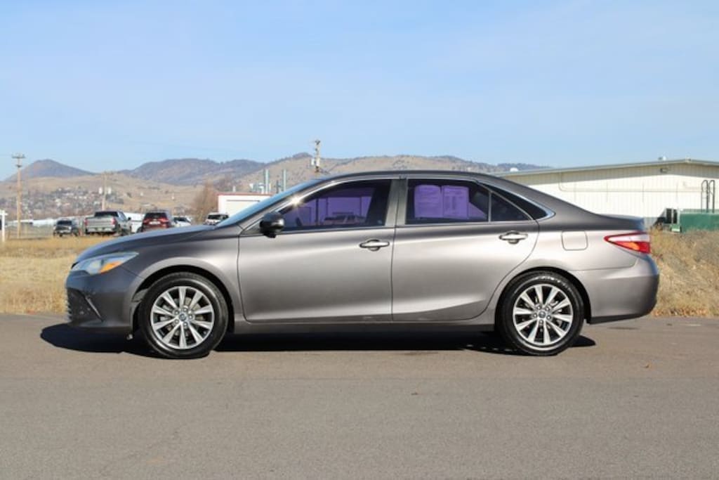 Used 2016 Toyota Camry XLE Sedan