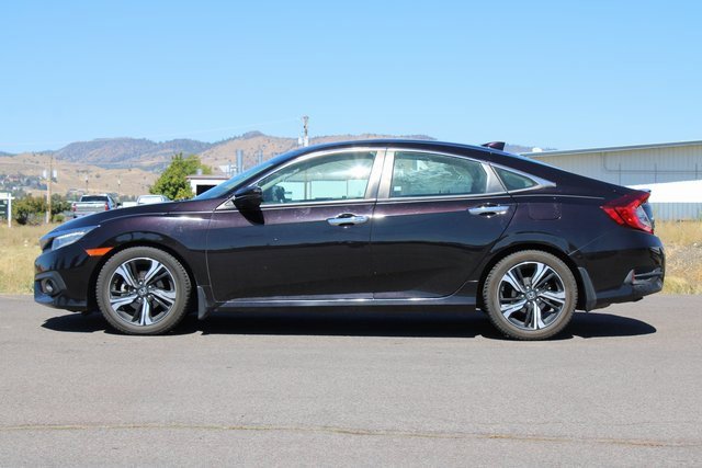 2017 Honda Civic Touring photo 3