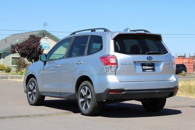 2018 Subaru Forester 2.5i Premium photo 4