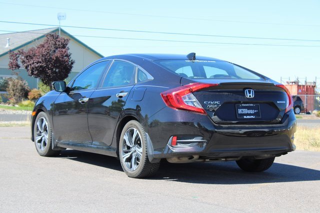 2017 Honda Civic Touring photo 4