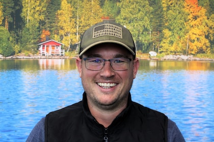 Staff member Chris Haskins from 08399b14ce55